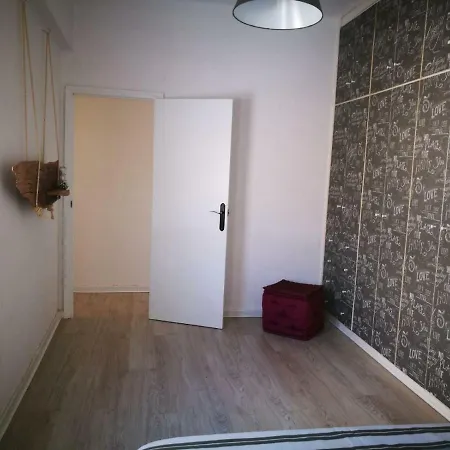 Manuel Verdugo, 32 Apartment *